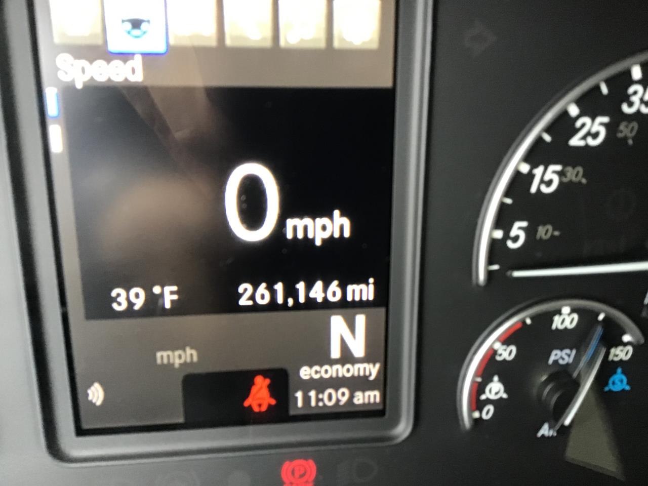 2024 Freightliner Cascadia - image 9