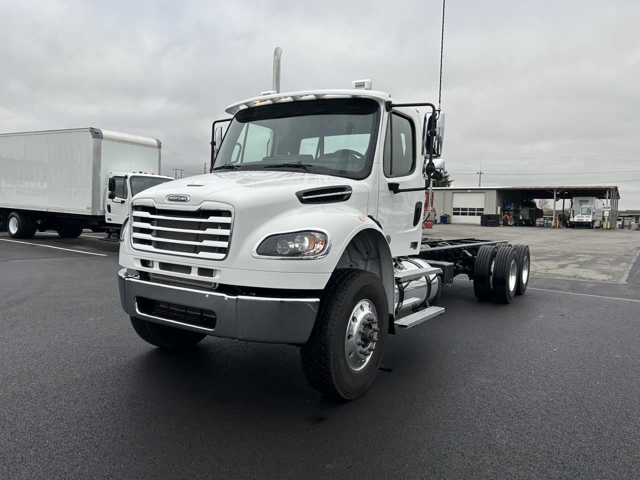 2025 Freightliner - image 1