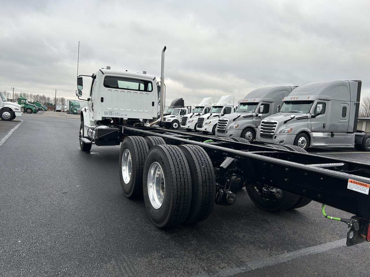 2025 Freightliner - image 2