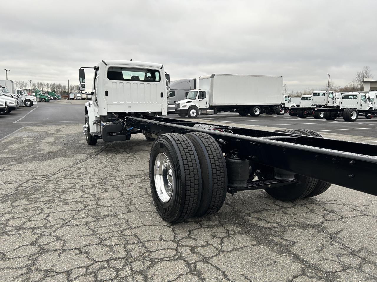 2025 Freightliner - image 2