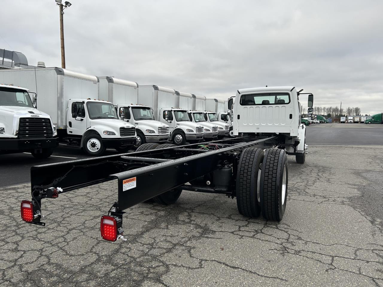 2025 Freightliner - image 3