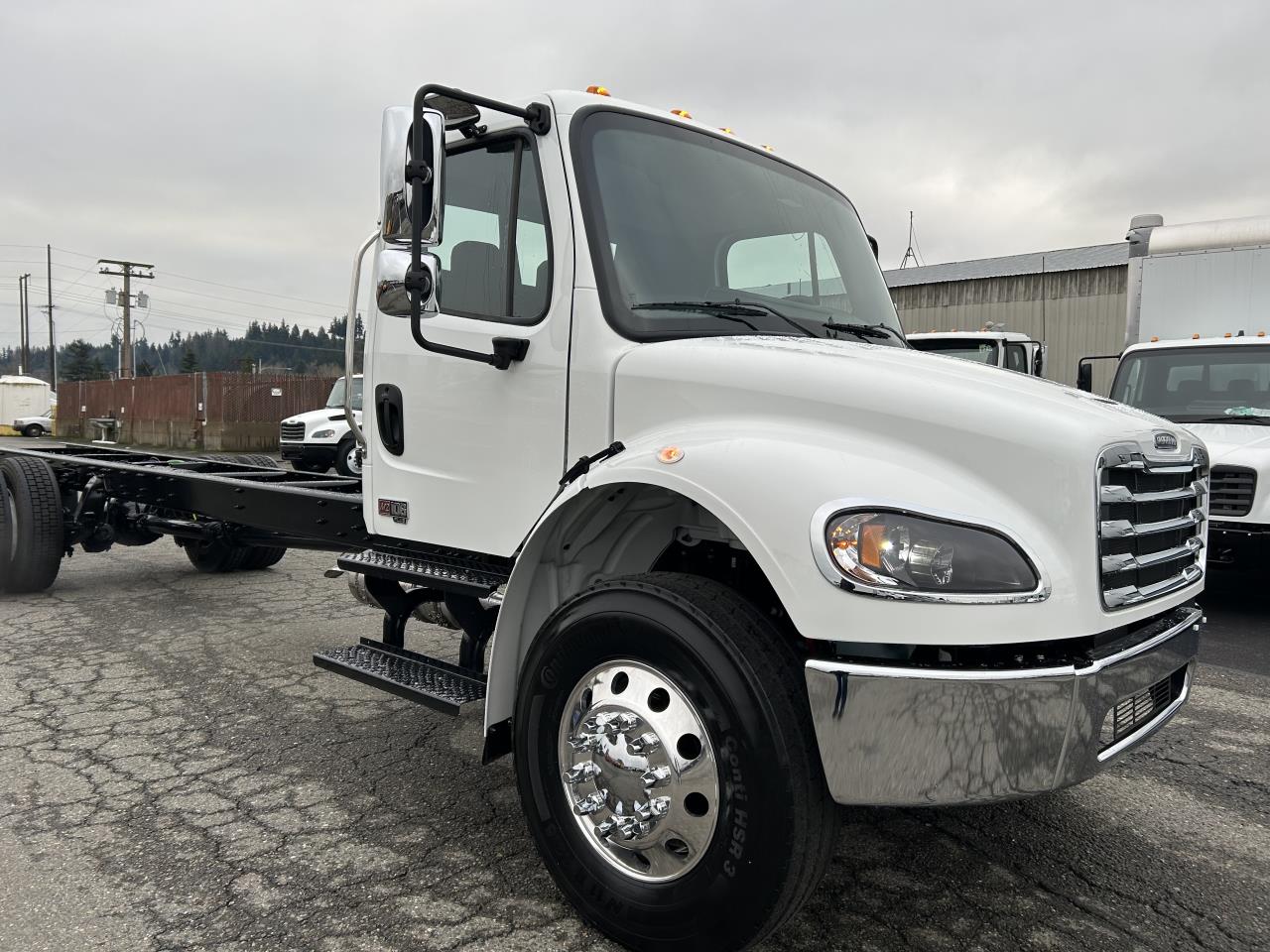 2025 Freightliner - image 4