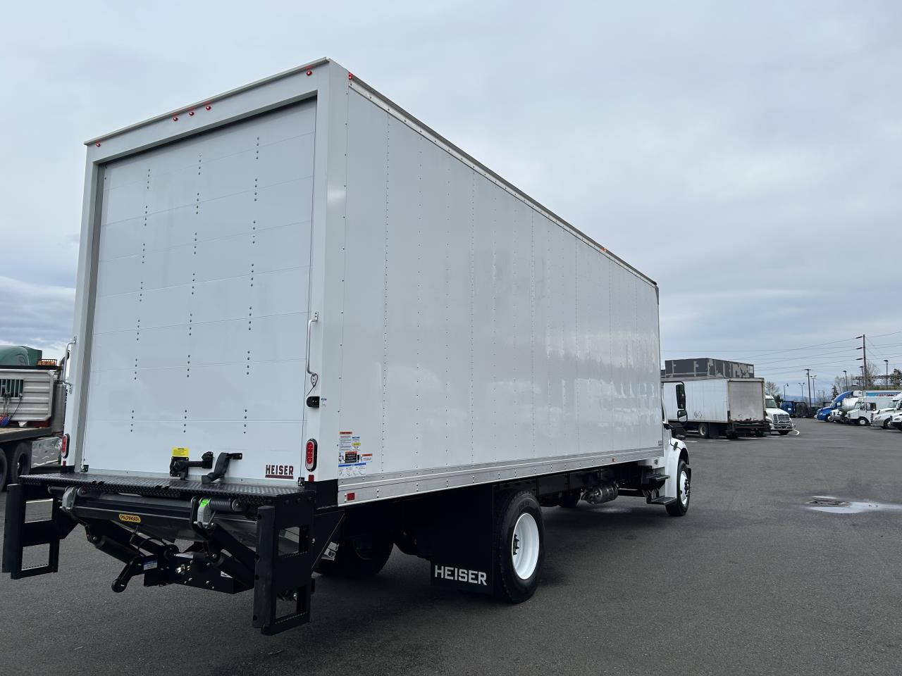 2025 Freightliner - image 3