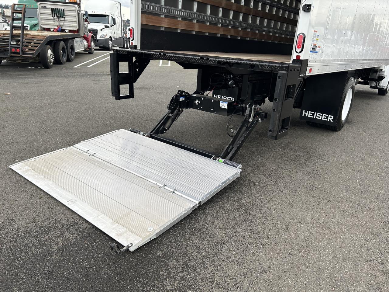 2025 Freightliner - image 7