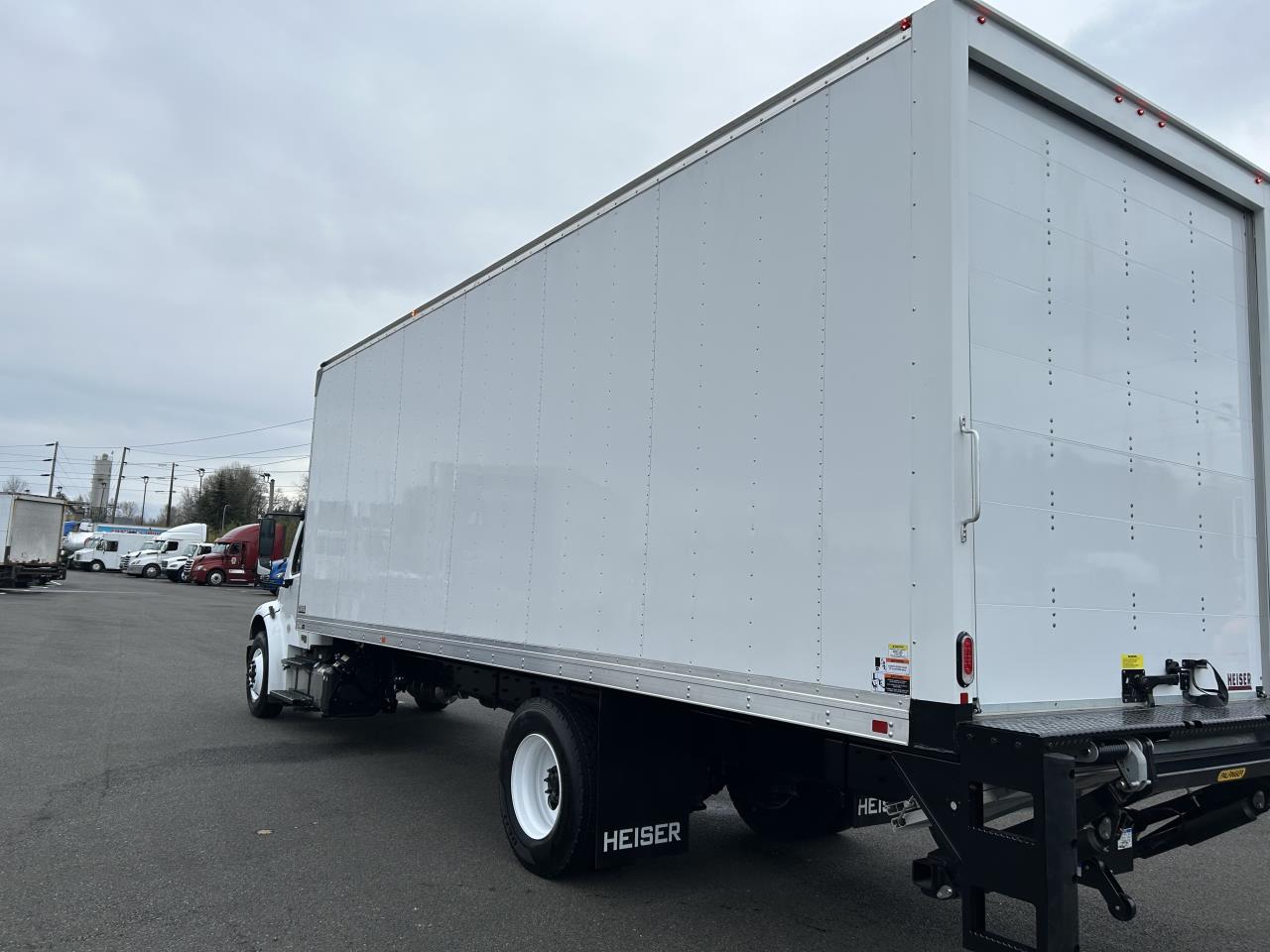 2025 Freightliner - image 2