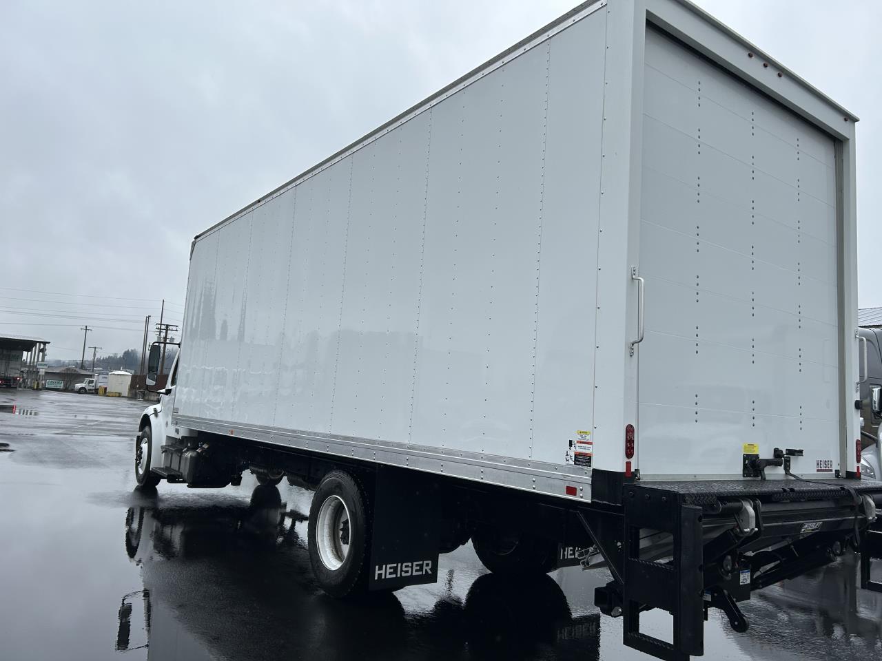 2025 Freightliner - image 2