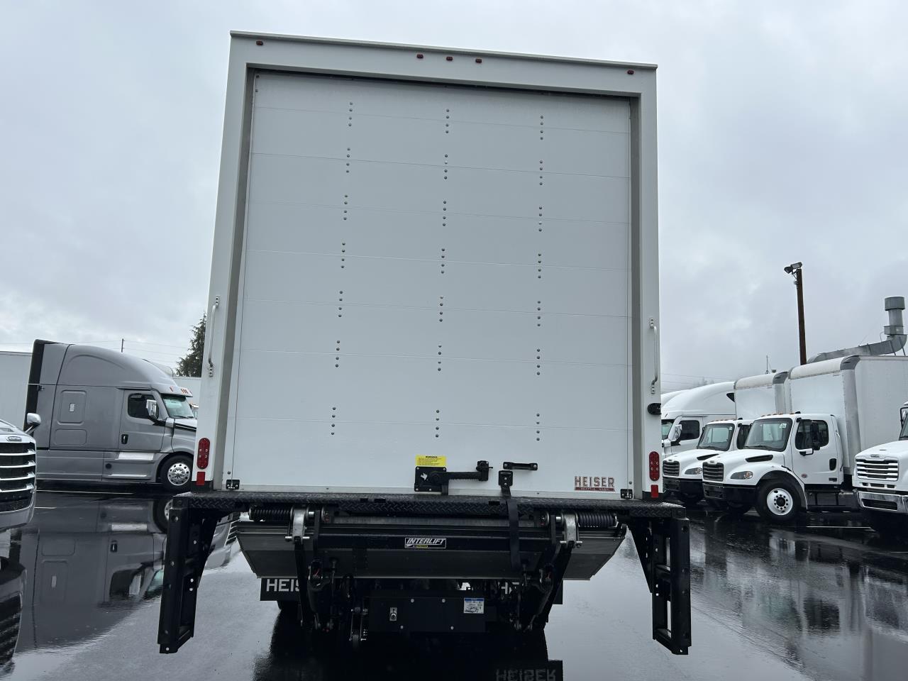 2025 Freightliner - image 3