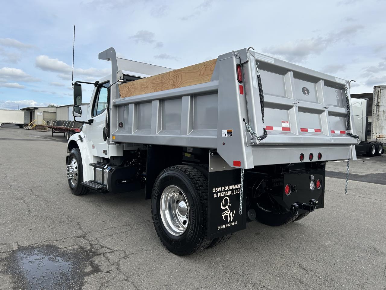 2025 Freightliner - image 3