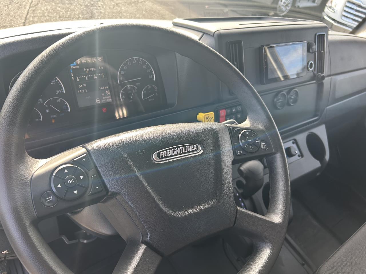 2025 Freightliner - image 9