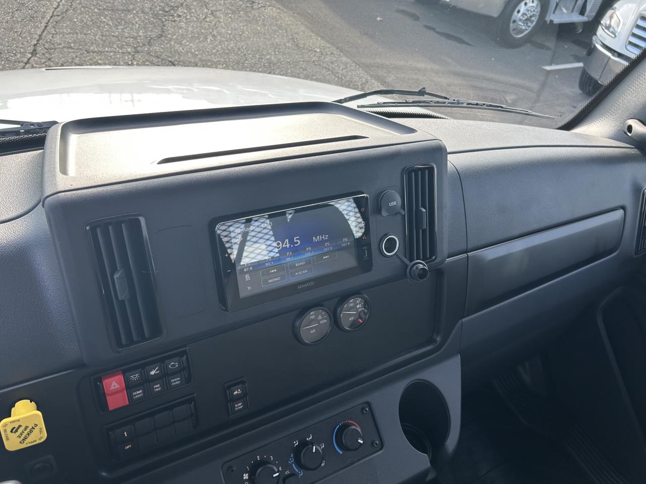 2025 Freightliner - image 8