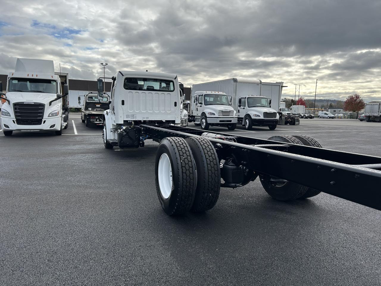 2025 Freightliner - image 2