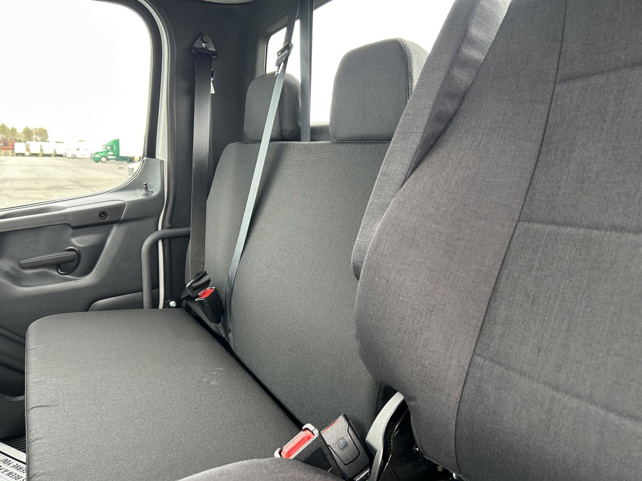 2025 Freightliner - image 6