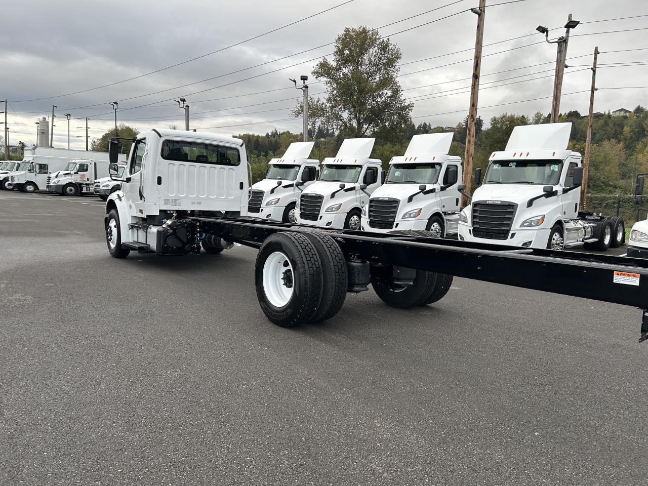 2025 Freightliner - image 2