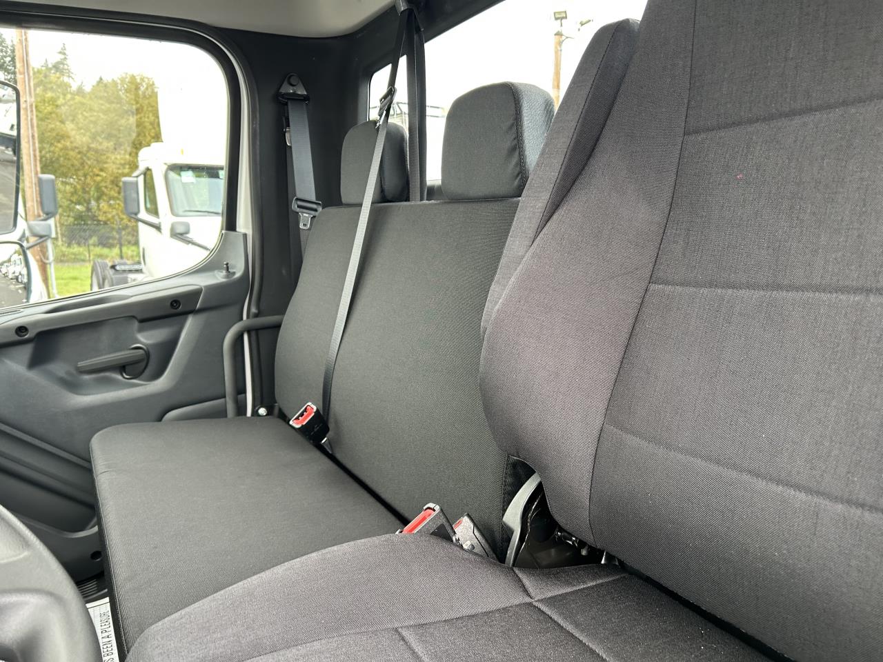 2025 Freightliner - image 6