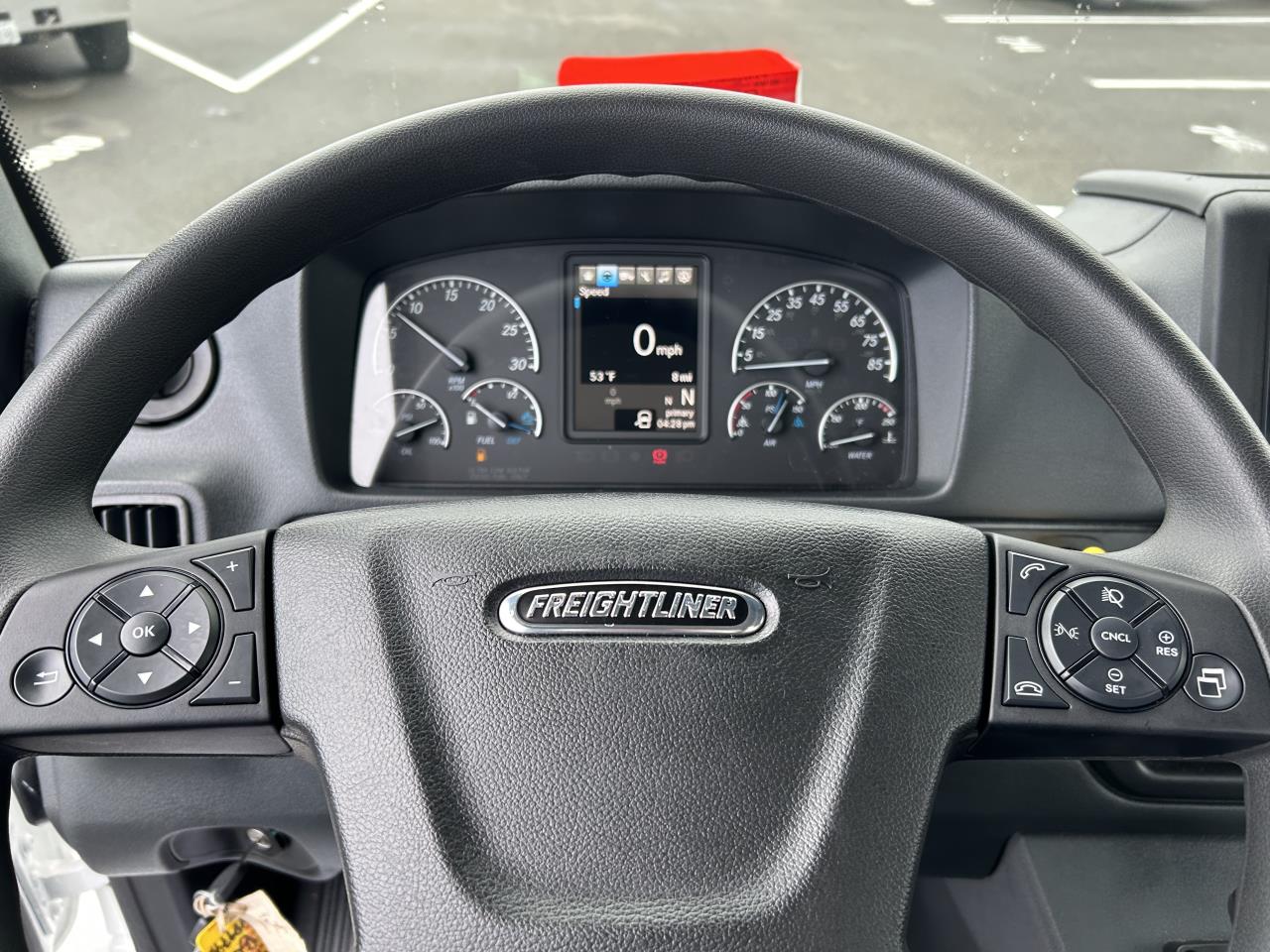 2025 Freightliner - image 8