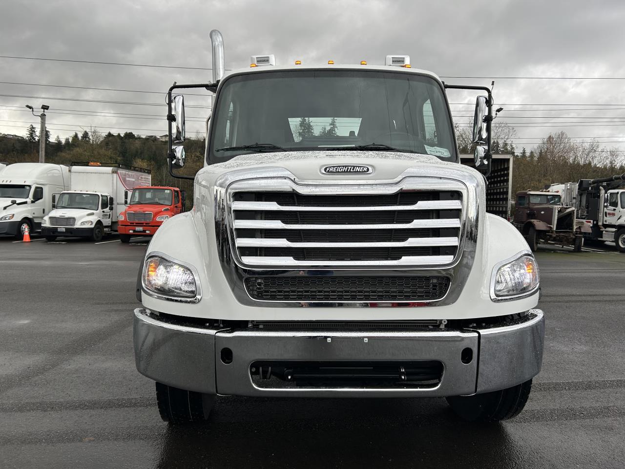 2025 Freightliner - image 2