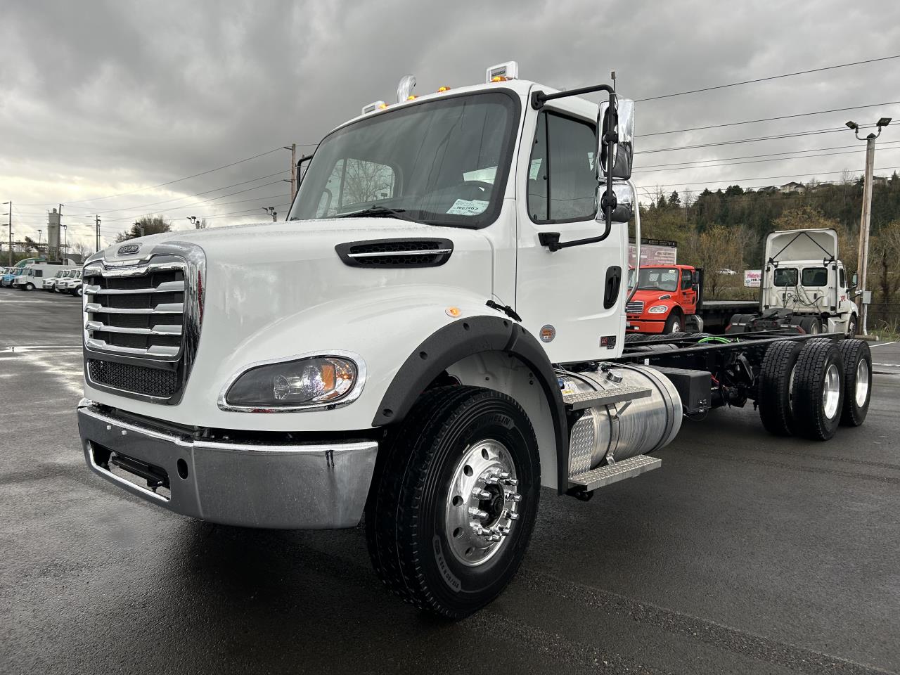 2025 Freightliner - image 3