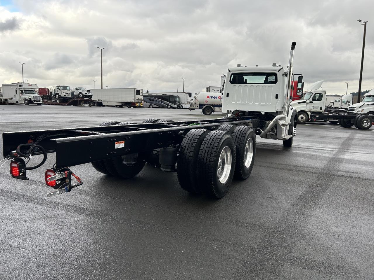 2025 Freightliner - image 4