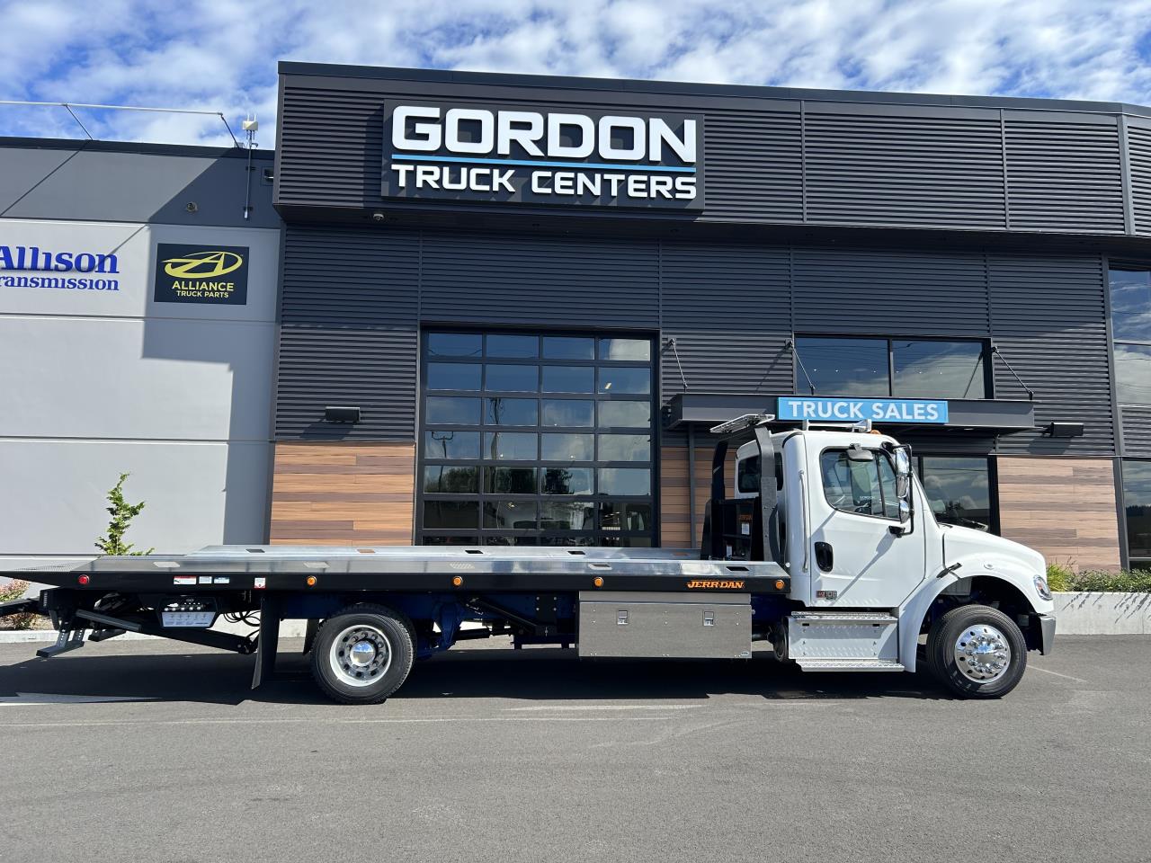 2025 Freightliner M2 106 in Pacific, WA — photo 6