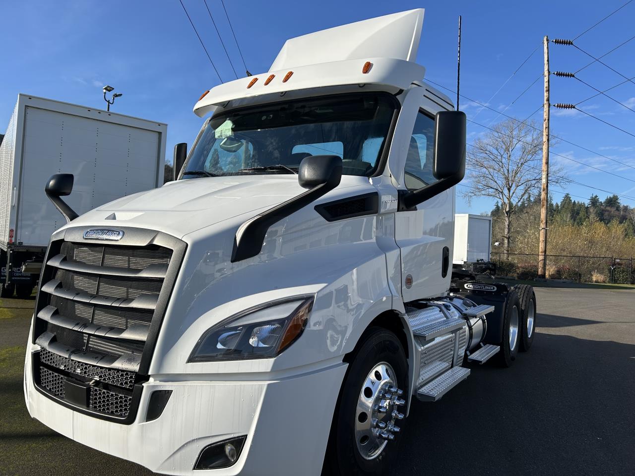 2025 Freightliner Cascadia - image 3