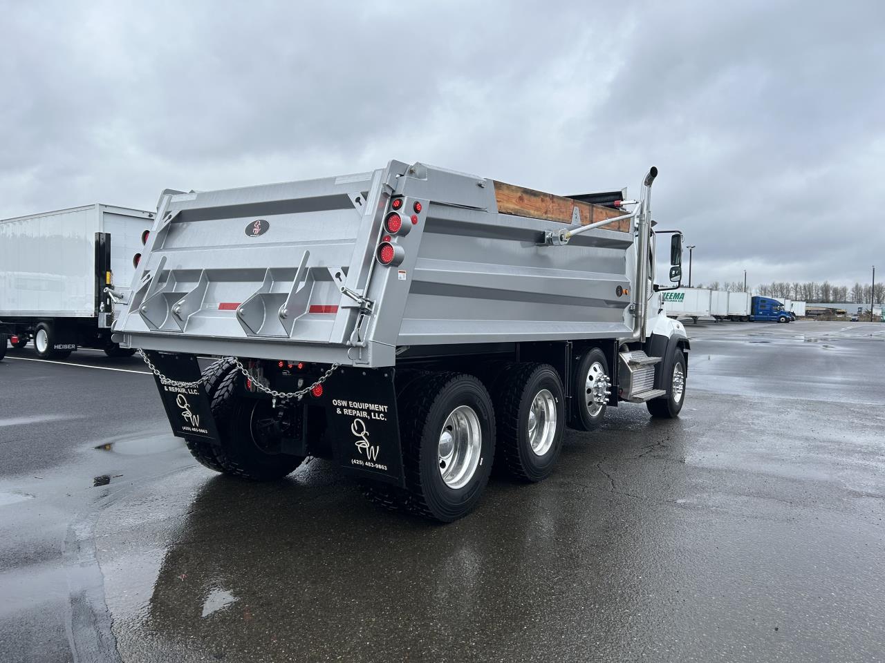 2025 Freightliner 114SD - image 4