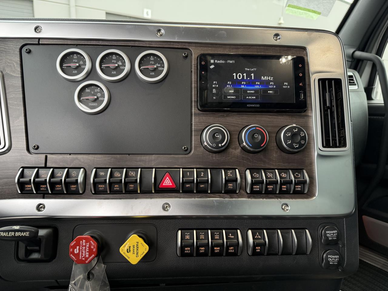 2025 Western Star 47X - image 11