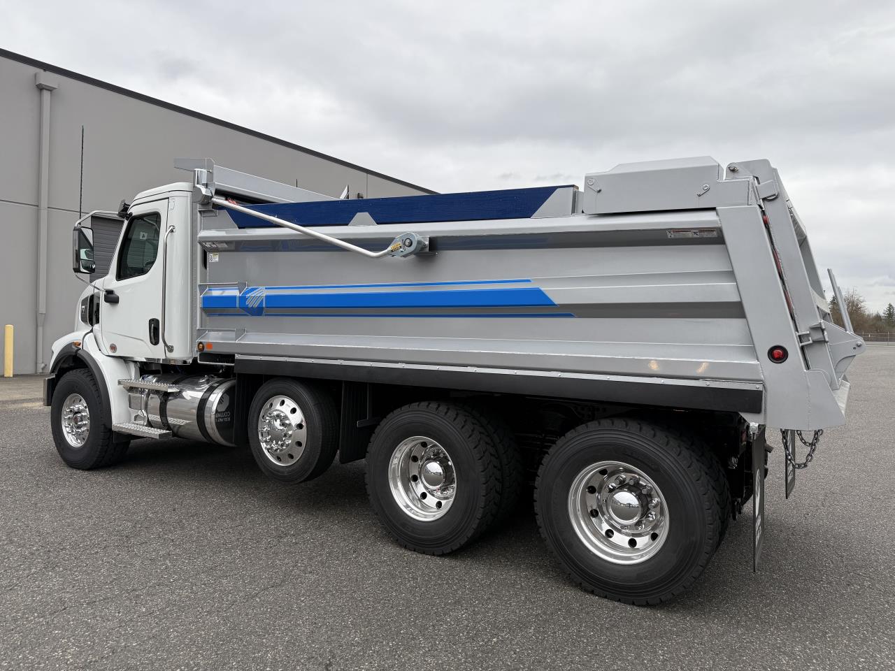 2025 Western Star 47X - image 3