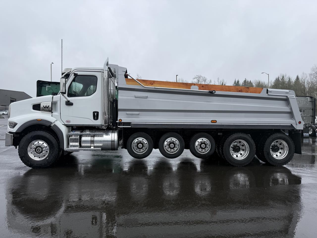 2025 Western Star 49X - image 4