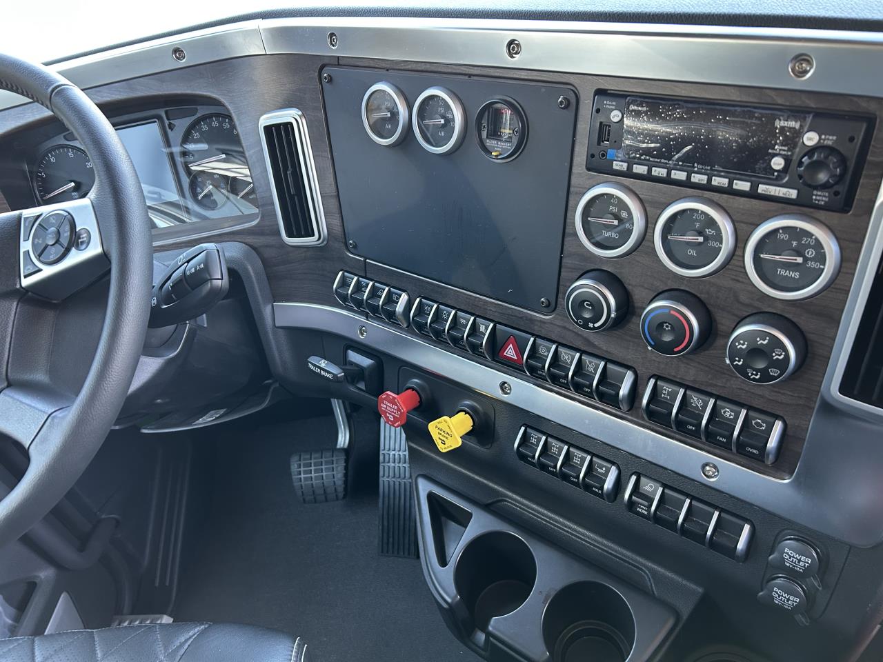 2024 Western Star 47X in Anchorage, AK — photo 8