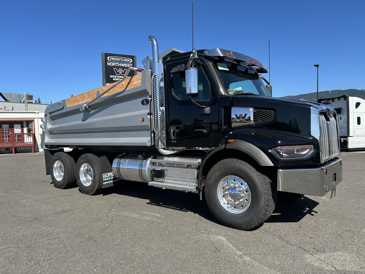 2024 Western Star 47X - image 2