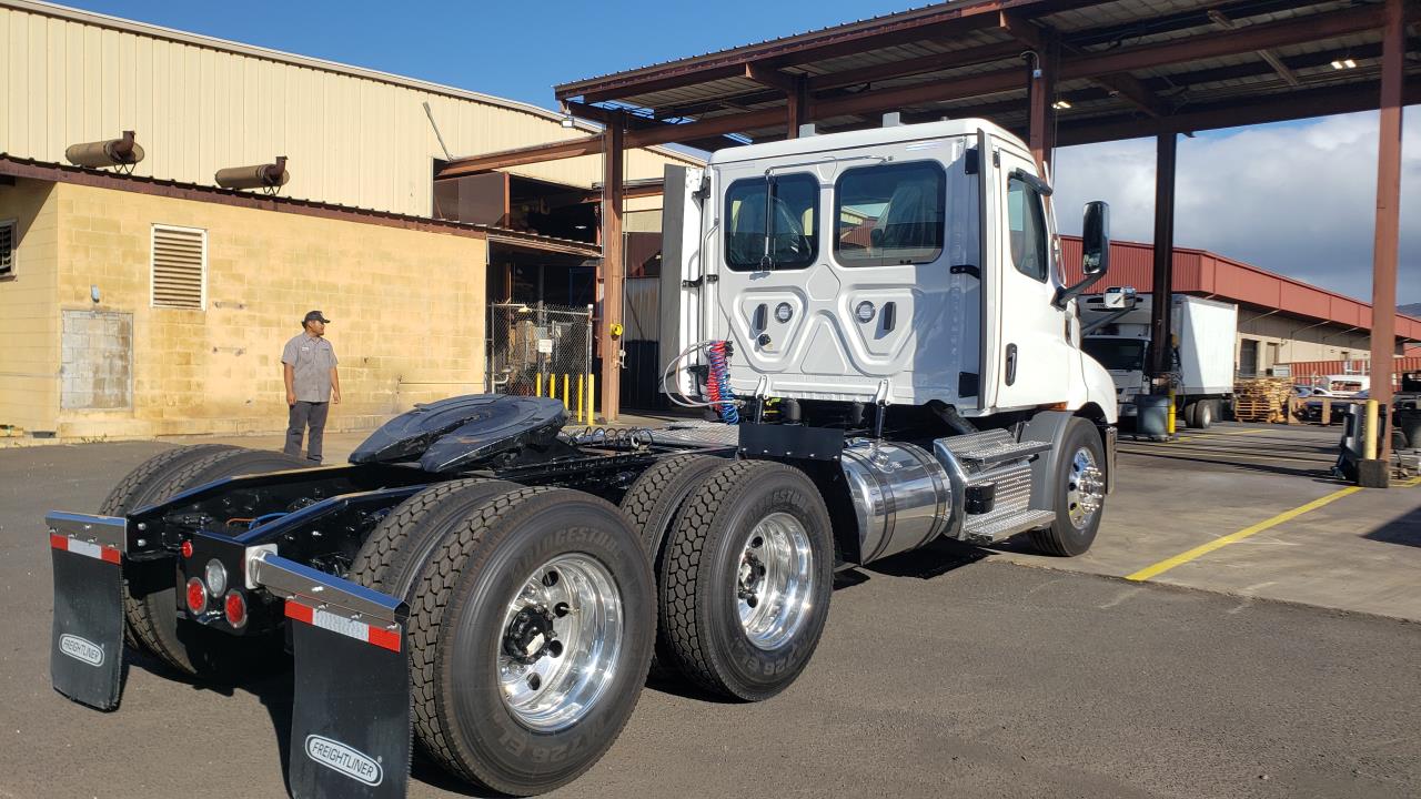 2026 Freightliner Cascadia - image 3