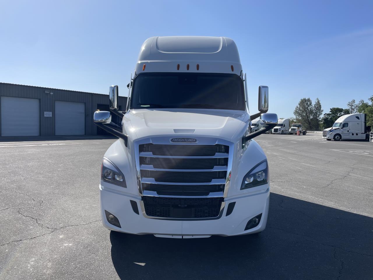 2026 Freightliner Cascadia - image 2