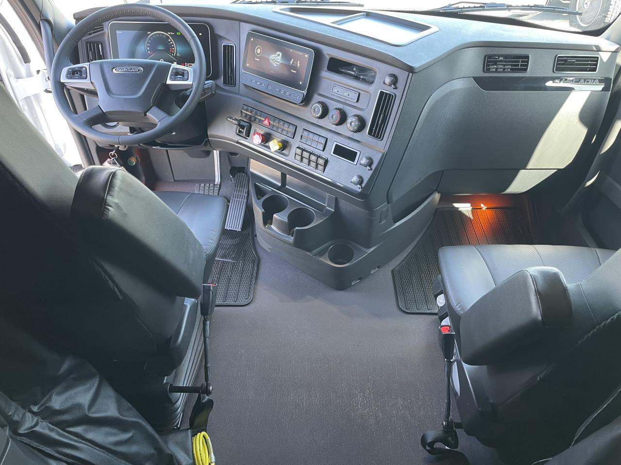 2026 Freightliner Cascadia - image 9