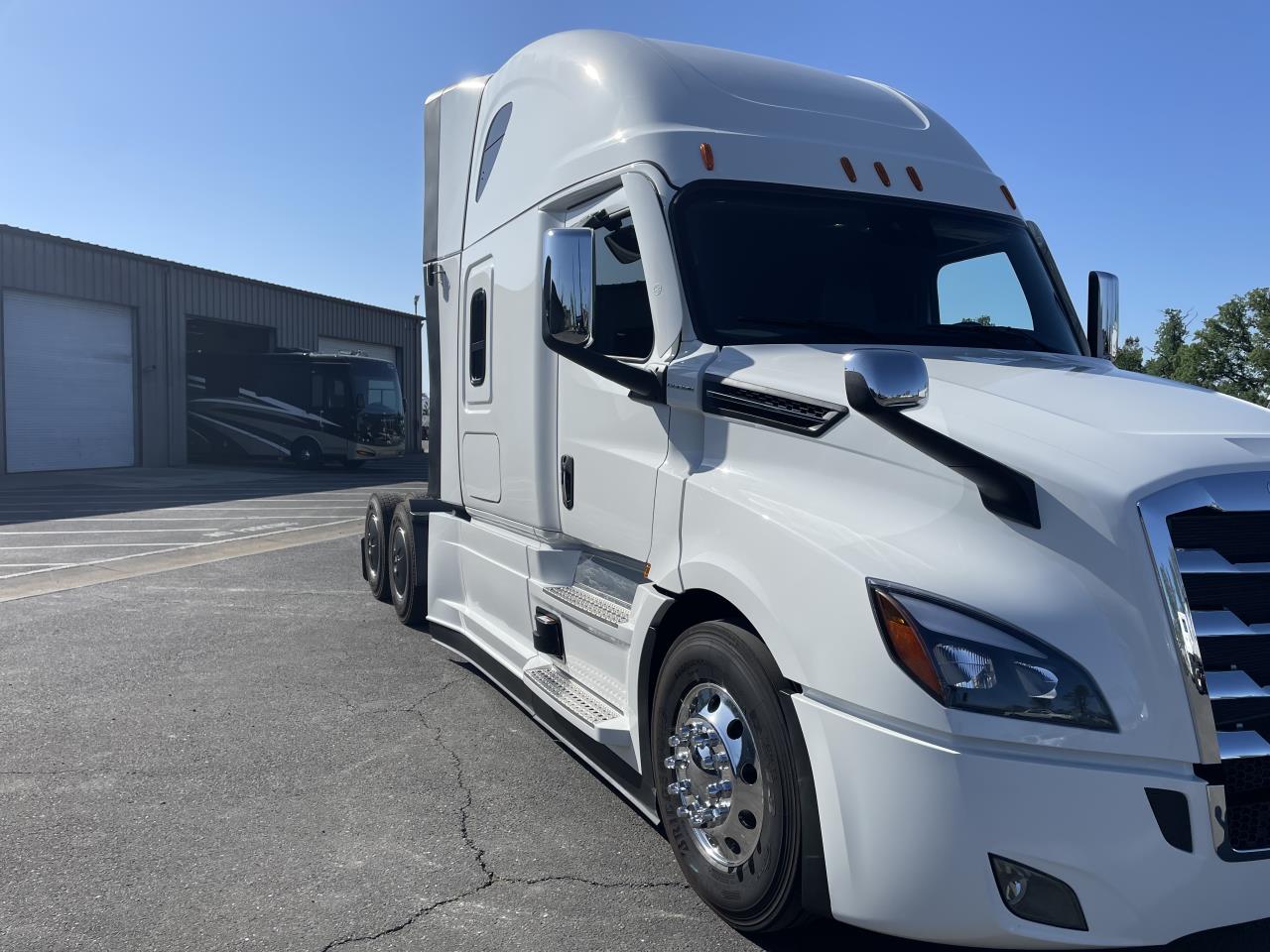 2026 Freightliner Cascadia - image 3