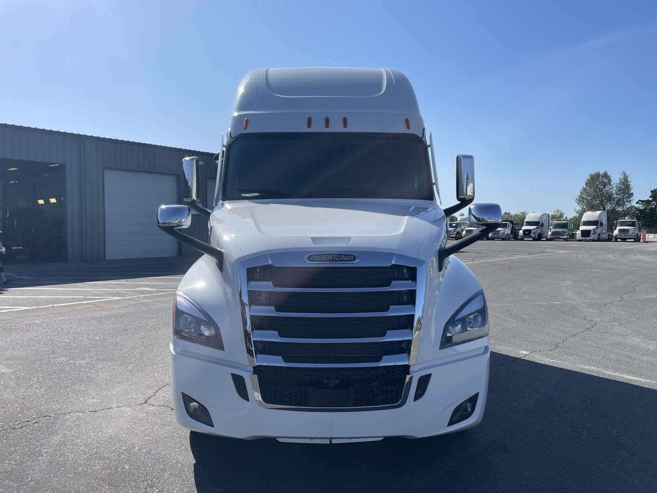 2026 Freightliner Cascadia - image 2