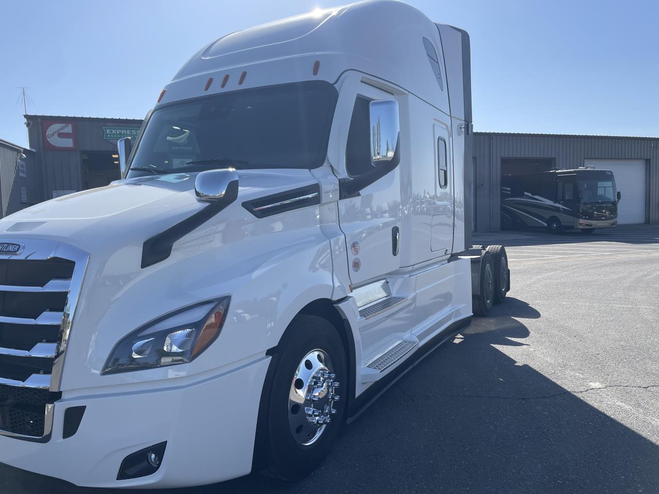 2026 Freightliner Cascadia - image 3