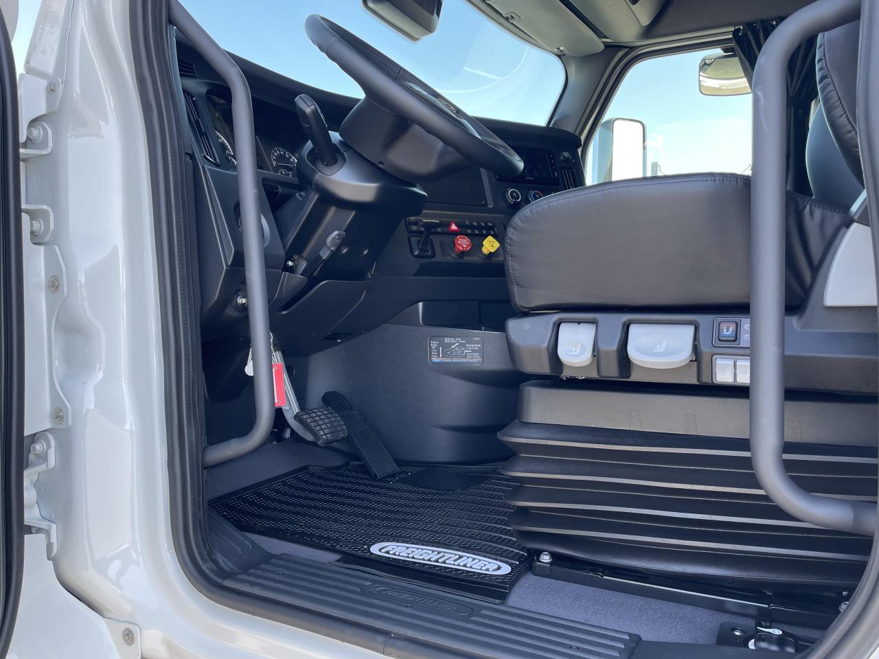 2026 Freightliner Cascadia - image 6