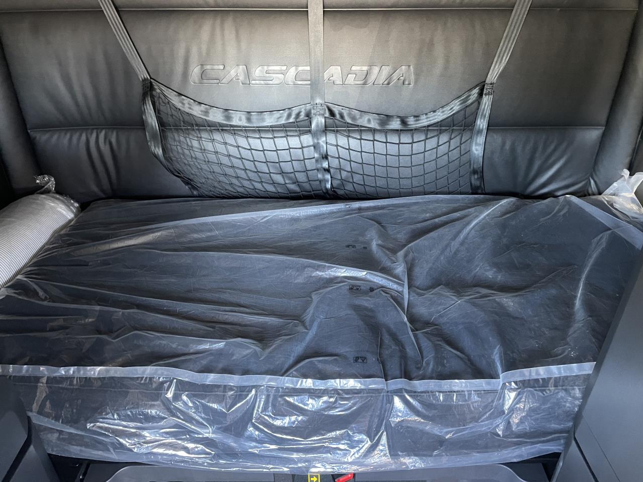 2026 Freightliner Cascadia - image 10