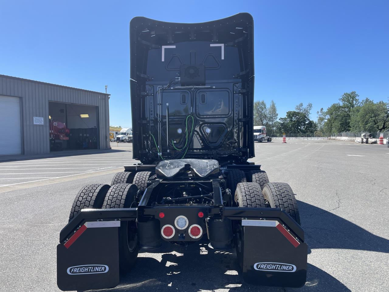 2026 Freightliner Cascadia - image 2