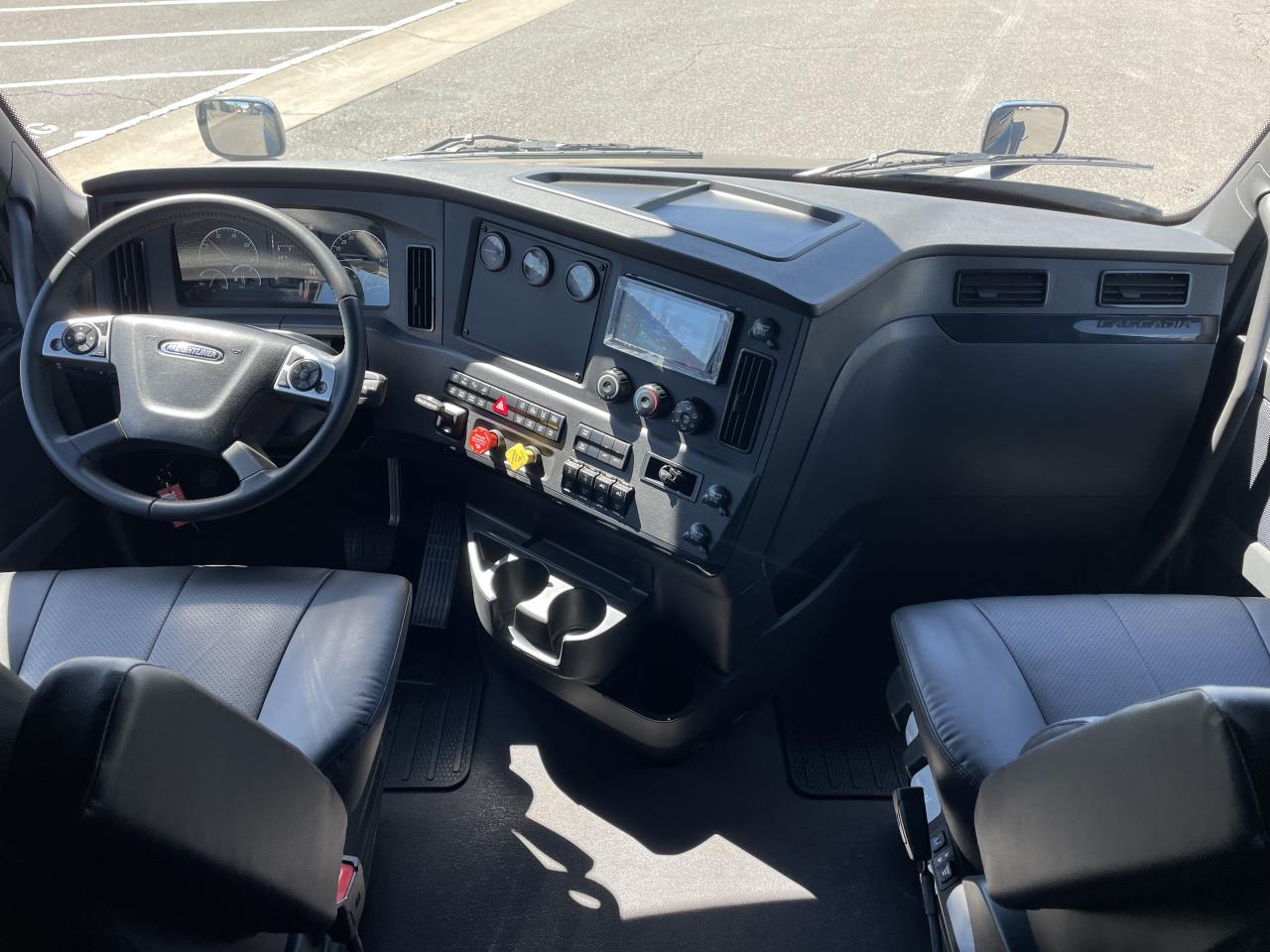 2026 Freightliner Cascadia - image 6