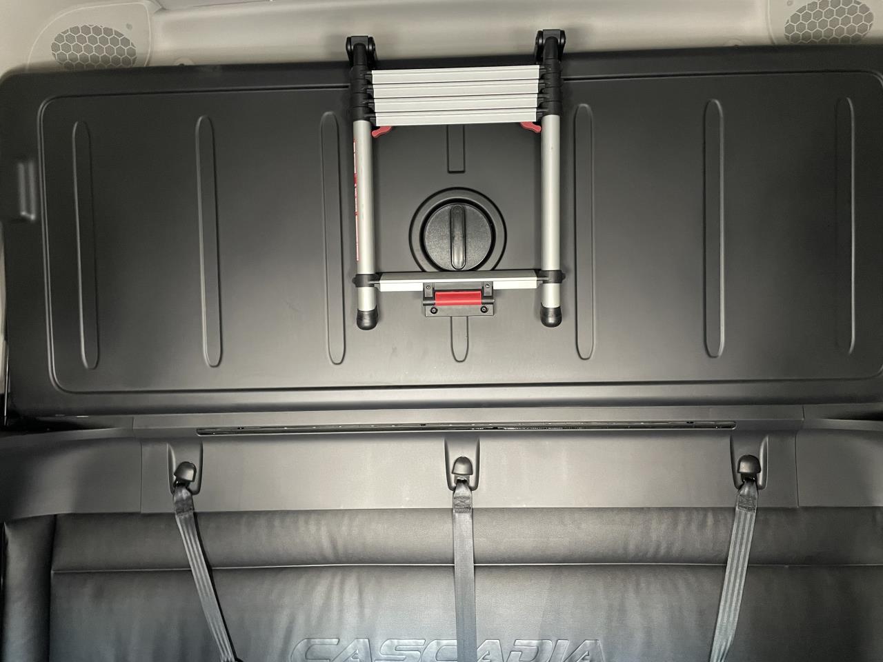 2026 Freightliner Cascadia - image 9