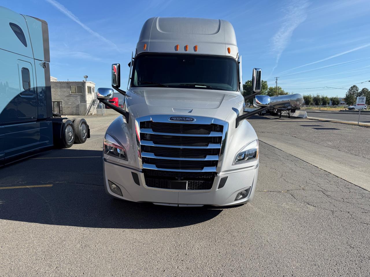 2026 Freightliner Cascadia - image 2