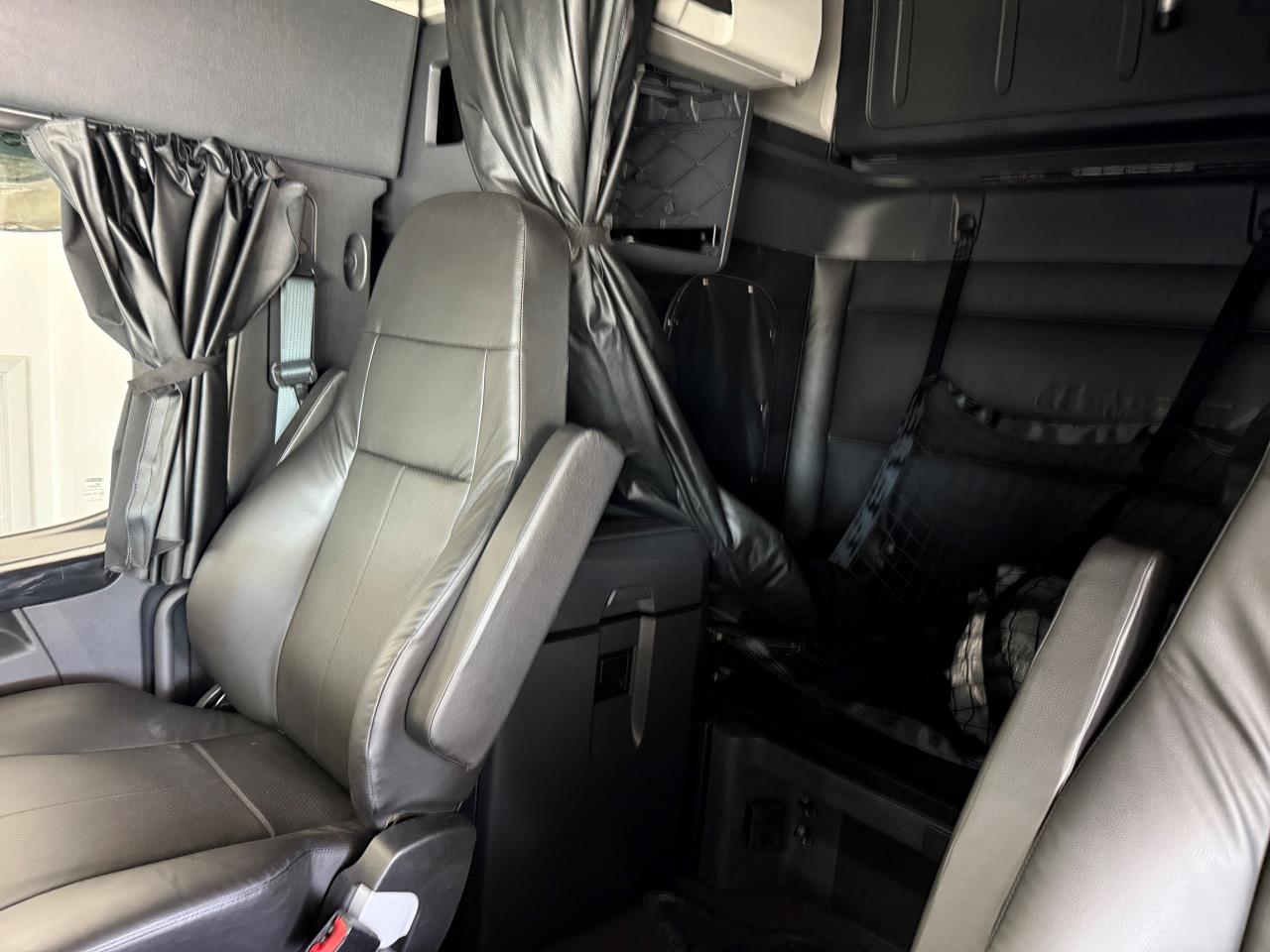 2026 Freightliner Cascadia - image 7