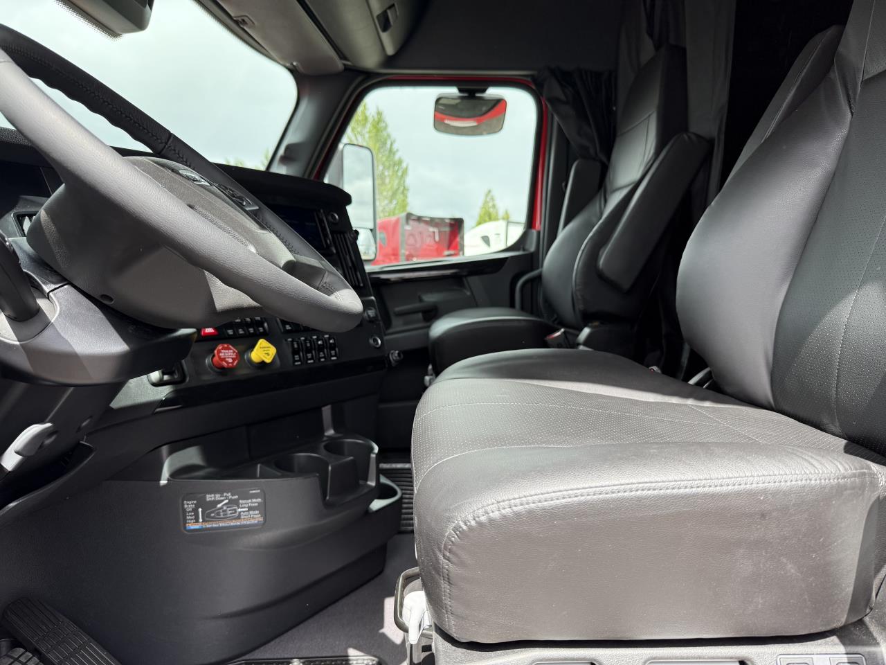 2026 Freightliner Cascadia - image 7