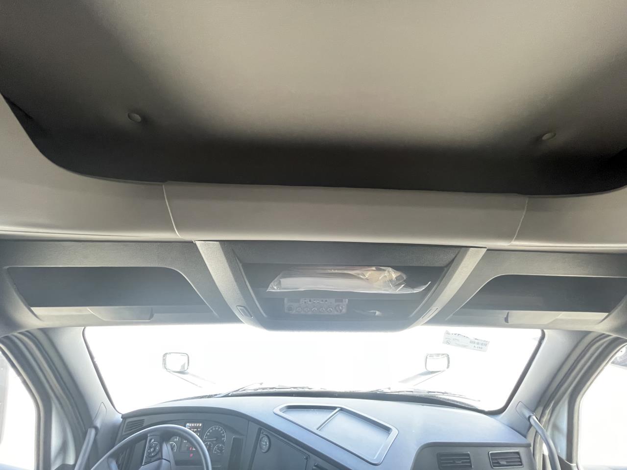 2026 Freightliner Cascadia - image 9