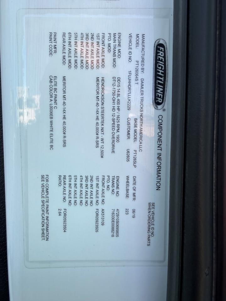 2020 Freightliner Cascadia - image 11