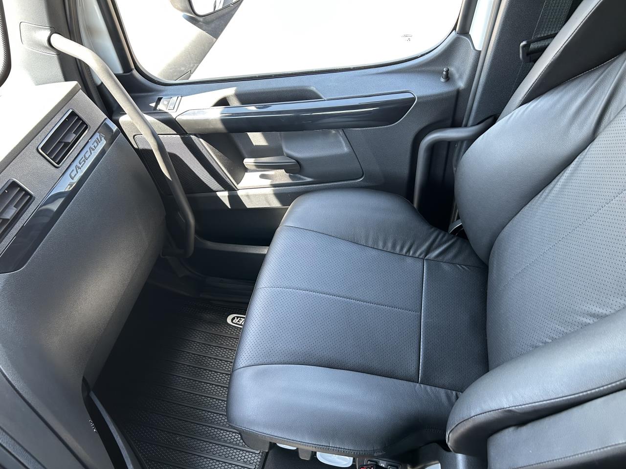 2026 Freightliner - image 6