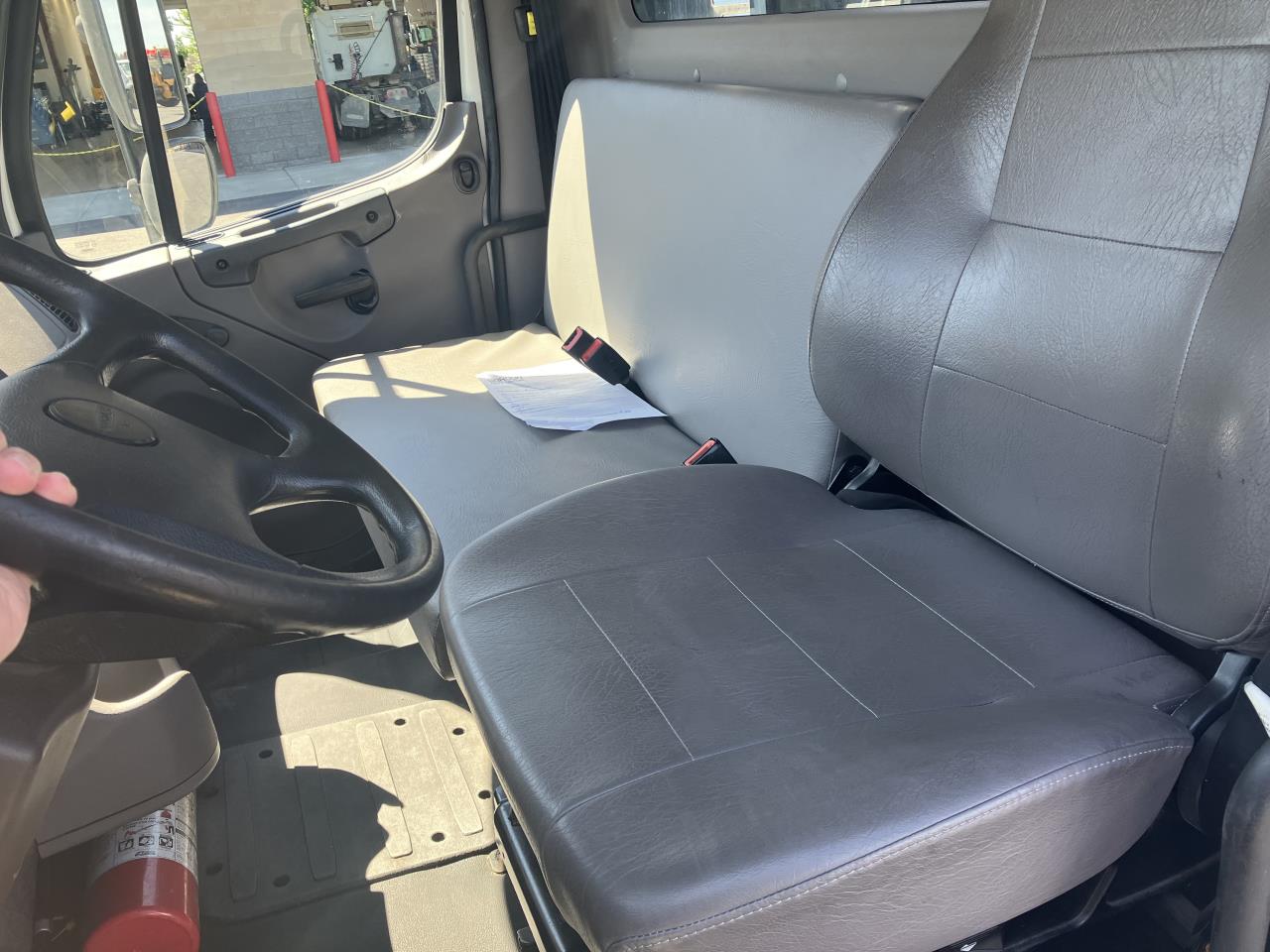 2018 Freightliner M2 106 - image 6