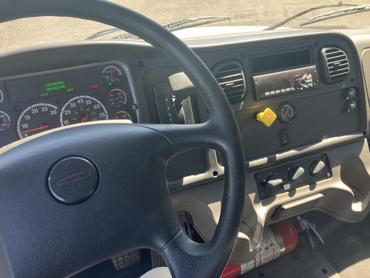 2018 Freightliner M2 106 - image 7