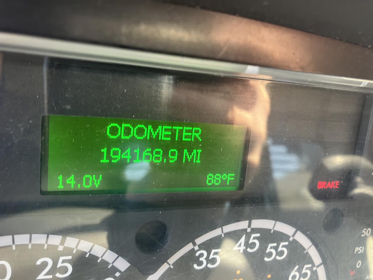 2018 Freightliner M2 106 - image 8